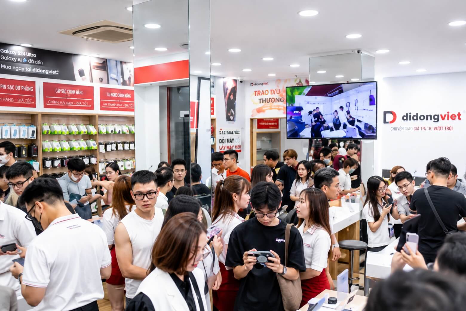 samsung-galaxy-z-series-chinh-hang-didongviet.jpg