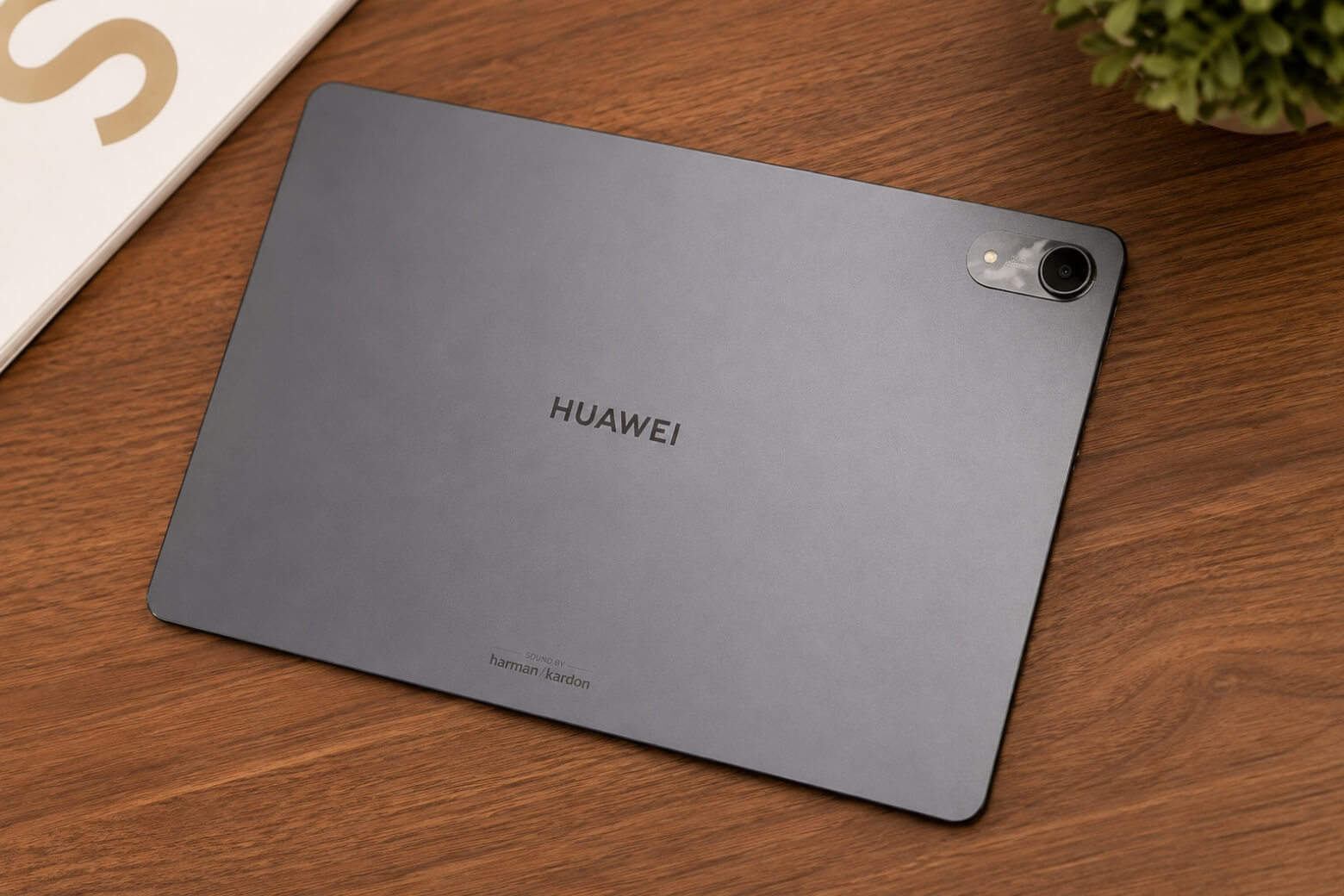 Mặt lưng thiết kế nhôm nhám mờ của Huawei MatePad 11.5 cũ Mặt lưng thiết kế nhôm nhám mờ của Huawei MatePad 11.5 cũ