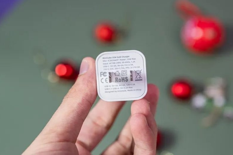 Đặc tính cứng chắc, chịu va đập và nhiệt độ tốt