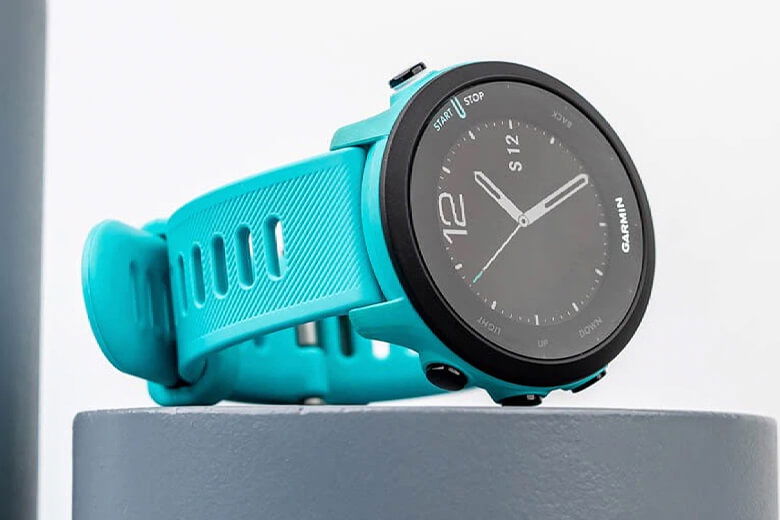 Tính năng định vị GPS của đồng hồ thông minh Garmin Forerunner 55 là một trong những tính năng nổi bật và hữu ích nhất của sản phẩm. 