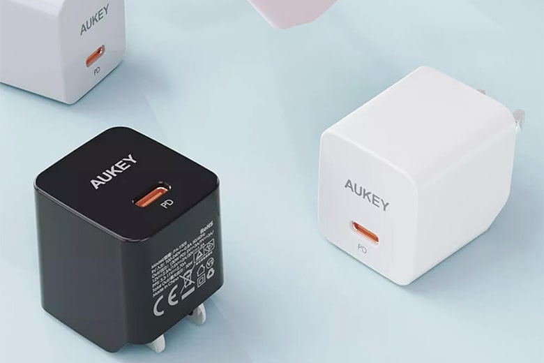 ỗ trợ cổng sạc USB-C tương thích rộng rãi với nhiều thiết bị như iPhone, iPad…