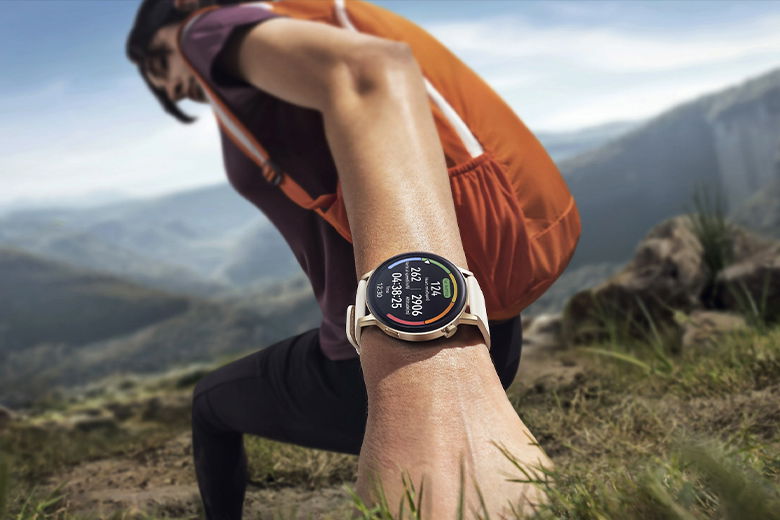 Tích hợp GPS và cảm biến tiên tiến