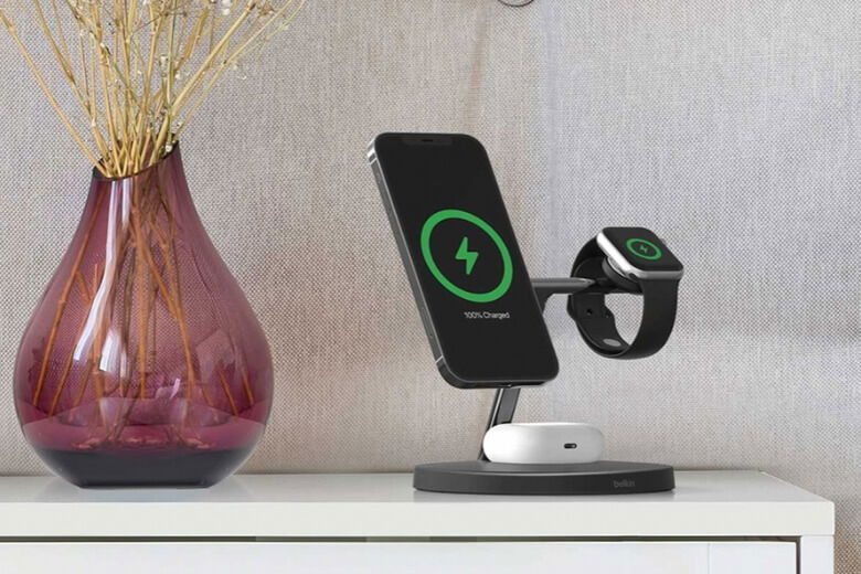 Đế sạc không dây Belkin MagSafe 3in1 BoostCharge Pro 15W - Sạc cùng lúc nhiều thiết bị, kết hợp tính năng rất hữu ích