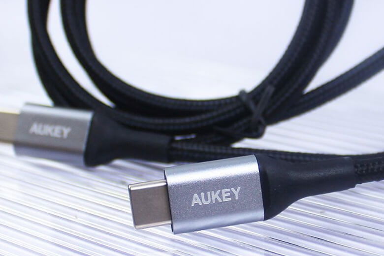 Thiết kế 2 đầu USB-C cùng tốc độ sạc cao