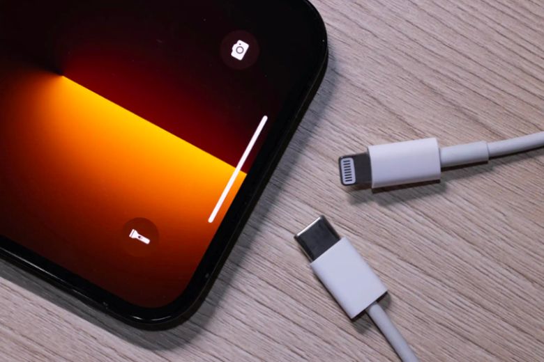 Mua iPhone 15 Pro Max trả góp 0%
