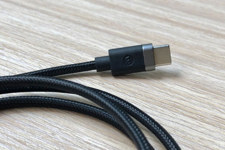 Cáp sạc USB-C to Lightning Mophie 1m cũ - Đảm bảo hiệu suất ổn định sau thời gian dài sử dụng