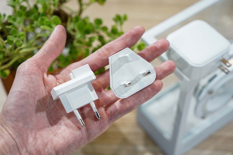 Tối ưu hóa trải nghiệm sạc quốc tế với phích cắm chuyển đổi đa năng