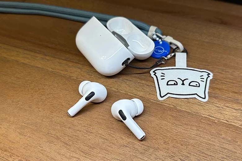 AirPods Pro 2 giá bao nhiêu?