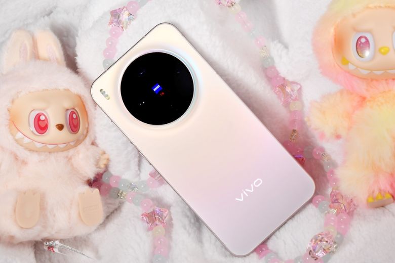 Vivo X300 Pro thiết kế sắc sảo, đẹp mắt