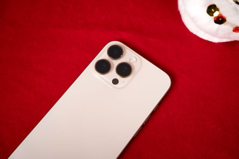 iPhone 16 Pro Max sở hữu pin dung lượng 4.676 mAh