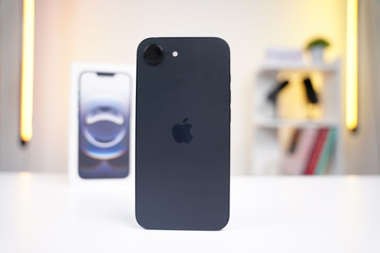iPhone 16e màu đen