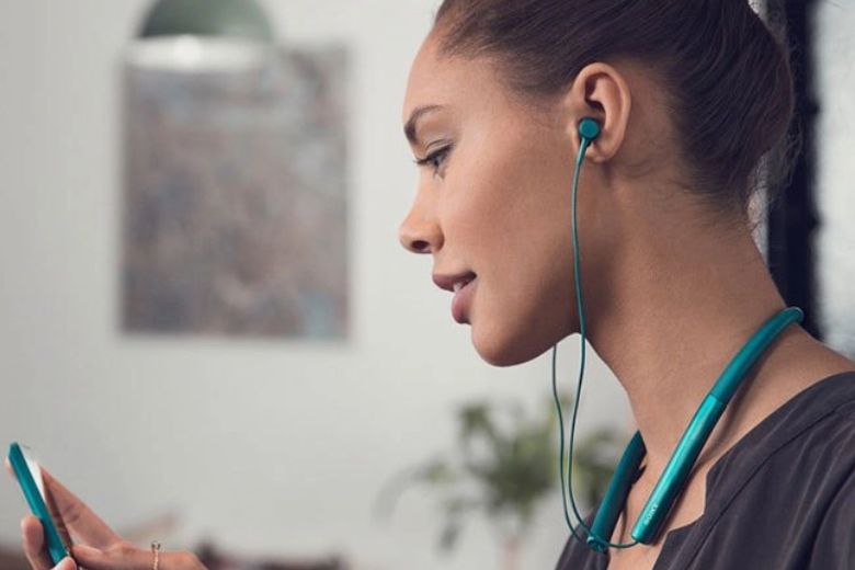 Tai nghe thể thao trùm qua gáy