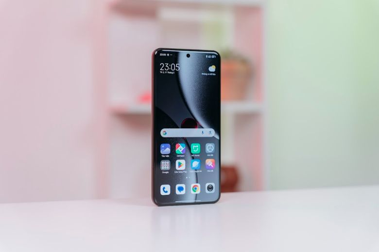 Màn hình AMOLED 2K với độ phân giải 3200 x 1440 pixels sắc nét