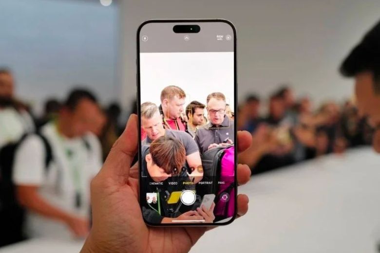 iPhone 15 Pro Max 1TB (Fullbox, Likenew) màn hình hiển thị sắc nét