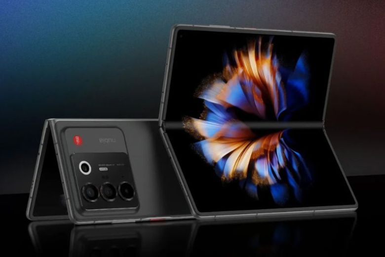 ZTE nubia Fold màn hình OLED 8 inch cho hiển thị rộng rãi