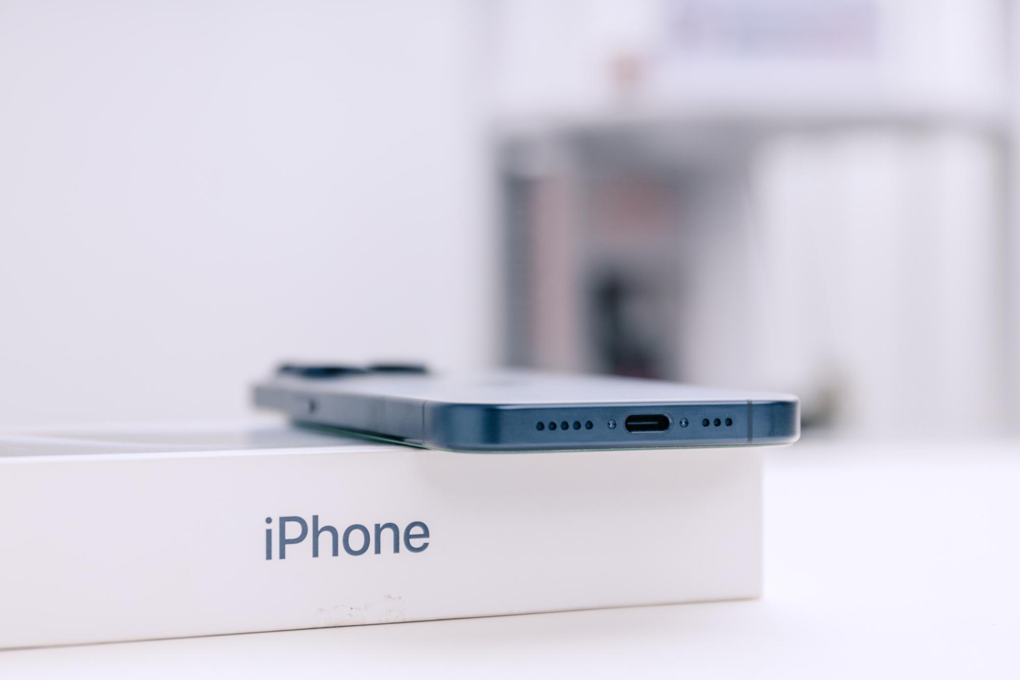 iPhone 15 Pro với dung lượng pin lớn