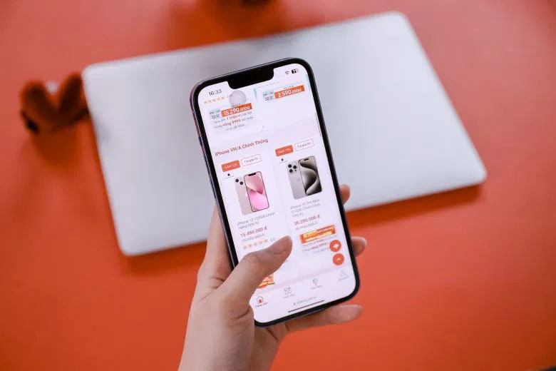 Màn hình iPhone 14 thường