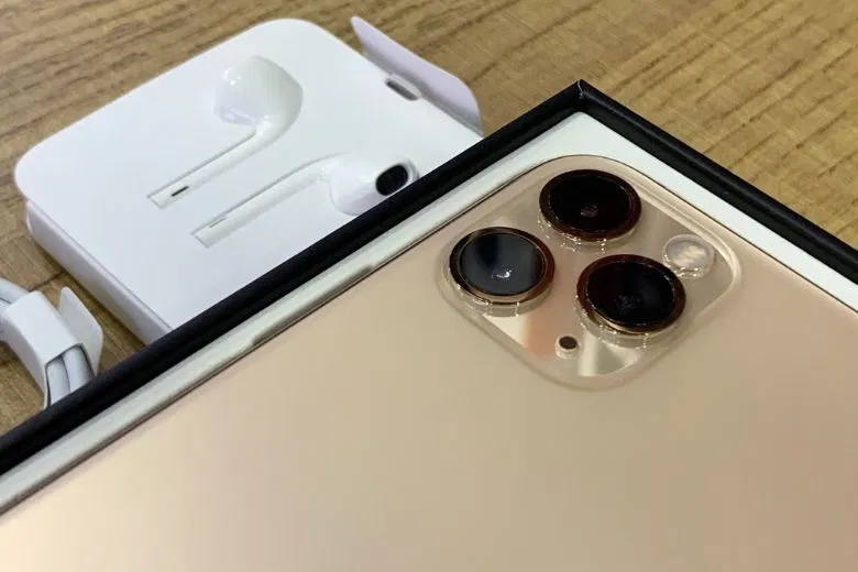 iPhone 11 Pro Max sở hữu con chip A13 Bionic mang lại hiệu năng xử lý mạnh mẽ