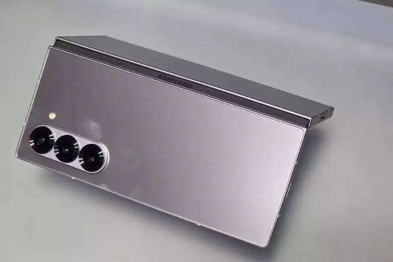 Mua Samsung Galaxy Z Fold6 5G tại Di Động Việt