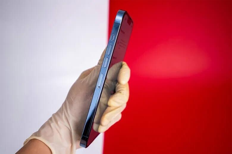 Mặt bên iPhone 13 Pro Max 128GB