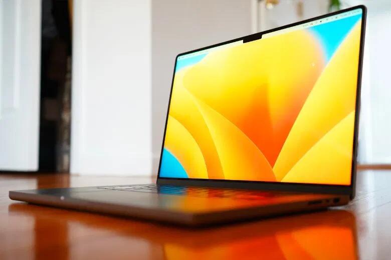 Cận cảnh MacBook Pro M2 Max 14 inch 32GB/1TB
