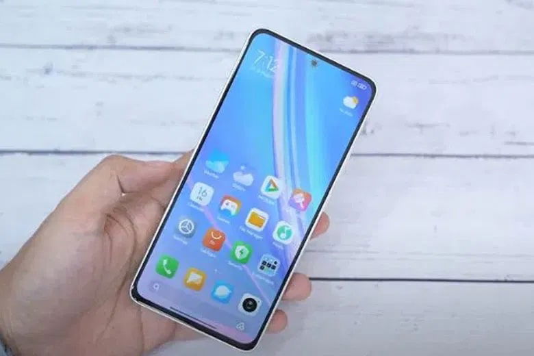 Pin 5110mAh và Sạc nhanh 120W HyperCharge