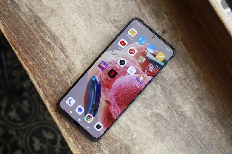 Màn hình AMOLED 120Hz sống động
