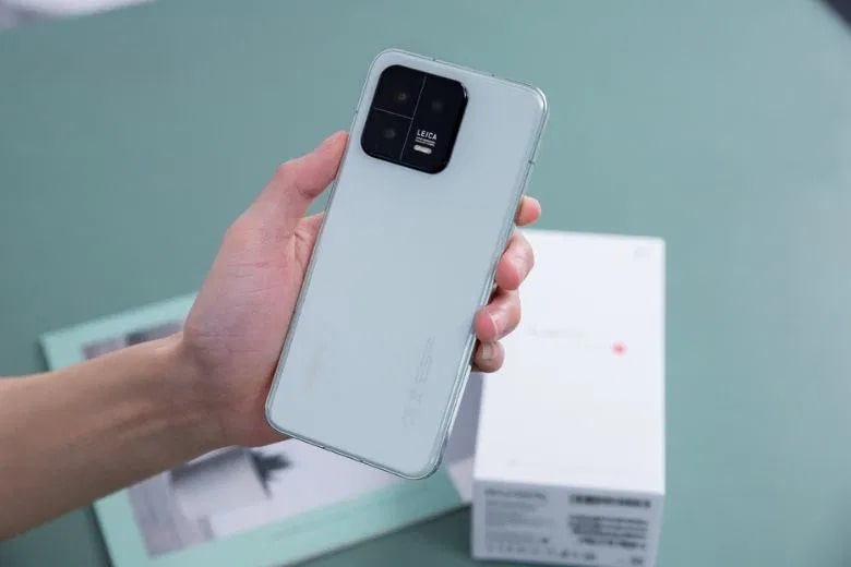 Pin 5000mAh bền bỉ, sạc nhanh 67W
