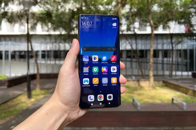 Thiết kế bền bỉ, kháng nước IP68