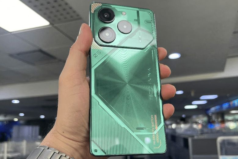 Thiết kế TECNO Pova 6 đậm chất gaming