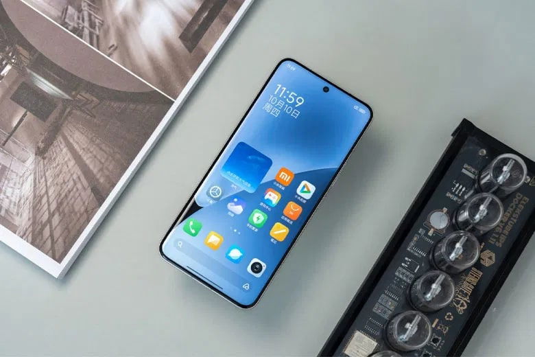 RAM 12GB cho tốc độ xử lý và hiệu suất đa nhiệm tăng 40% so với phiên bản 8GB