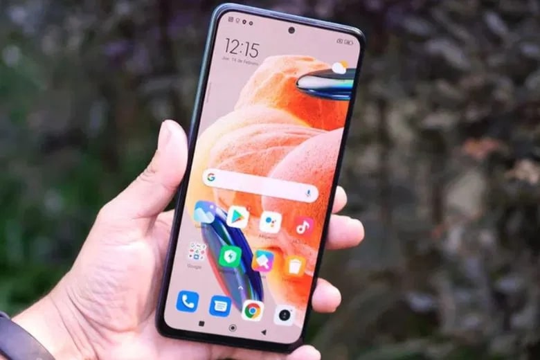 Màn hình AMOLED 6.67 inch tần số quét 120Hz của Xiaomi Redmi Note 12 Pro 4G