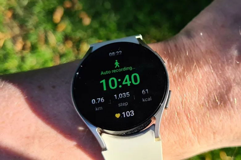Tính năng sức khỏe và thể thao nâng cao Samsung Galaxy Watch7 L300