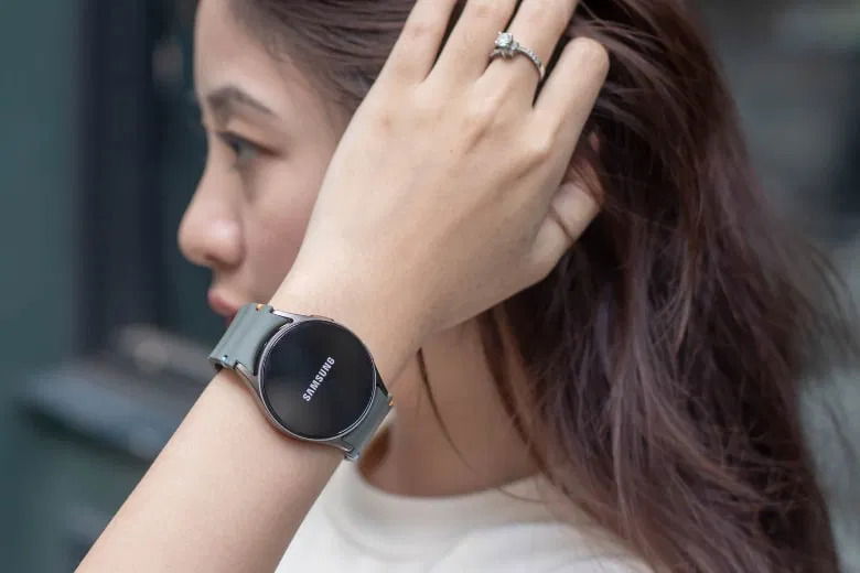 Galaxy Watch7 40mm phù hợp với người dùng nữ và nam có cổ tay nhỏ