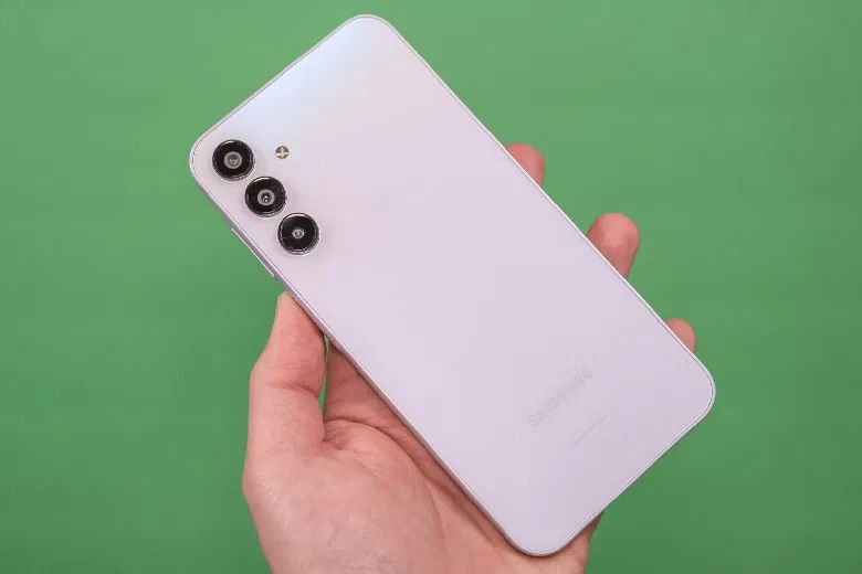 Camera 50MP với OIS chụp ảnh chuyên nghiệp