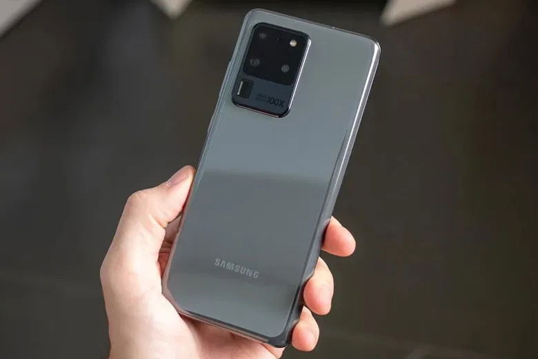 Camera zoom 100x đột phá