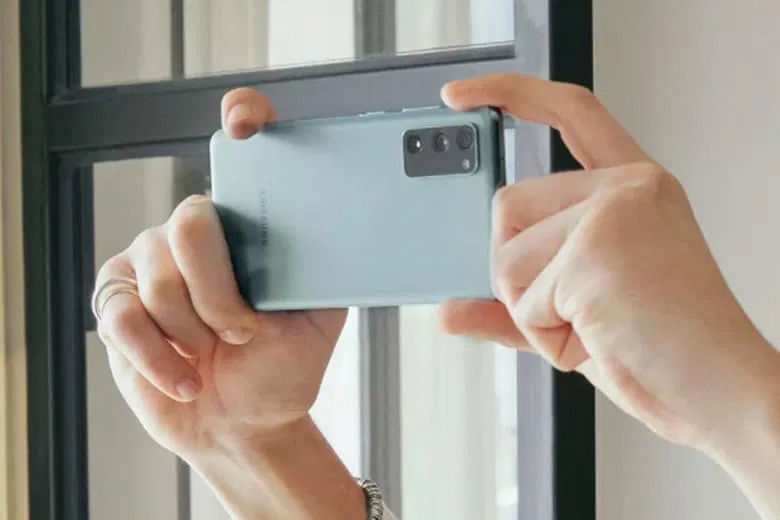 Mua Samsung Galaxy S20 FE chính hãng fullbox là lựa chọn thông minh