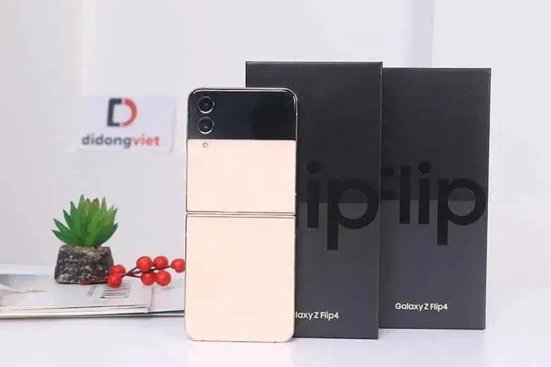 Samsung Galaxy Z Flip4 5G 128GB Fullbox, Likenew mang trạng thái từ 95-99%