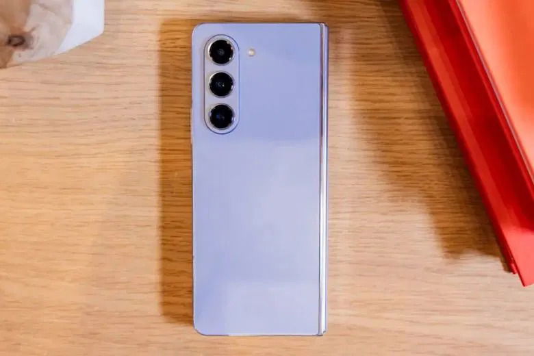 Galaxy Z Fold5 5G mang đến trải nghiệm màn hình gập hoàn toàn mới 