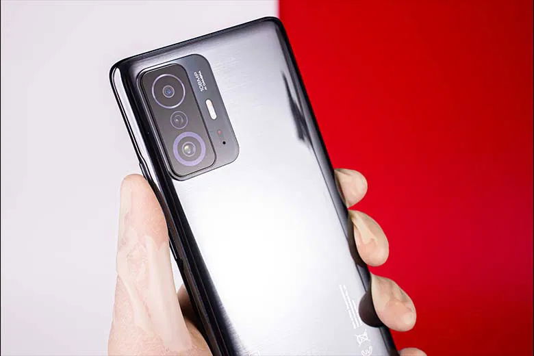 Pin 5000mAh và sạc siêu nhanh 67W