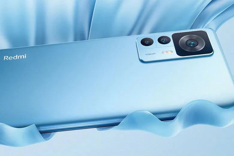 Trải nghiệm hình ảnh sống động trên màn hình AMOLED 120Hz