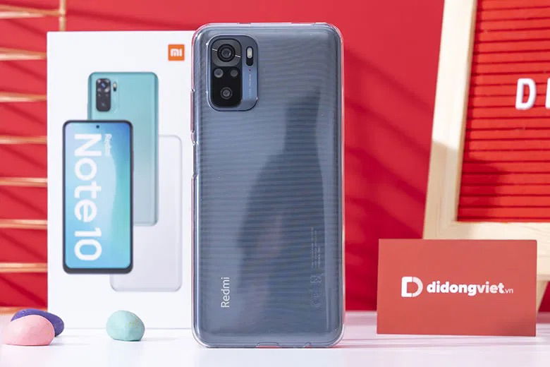 Pin khủng 5000mAh và sạc nhanh