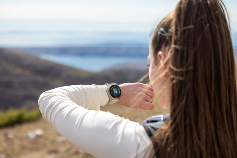 Đồng hồ thông minh Garmin Fenix 8 43mm AMOLED Sapphire