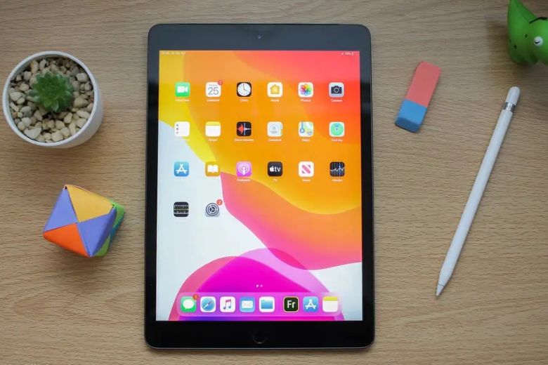iPad Gen 8 camera sắc nét