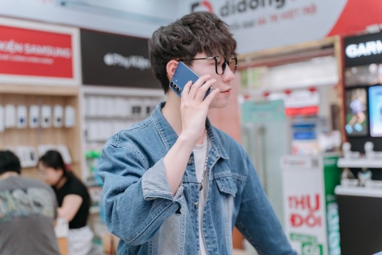 Pin 4.900mAh bền bỉ cùng sạc nhanh 45W tiện lợi