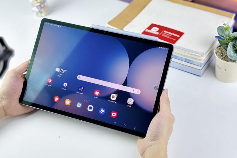 Samsung Tab S10 Plus cũ có Màn hình 12.4 inch Dynamic AMOLED 2X 120Hz hiển thị sắc nét, thao tác mượt mà.