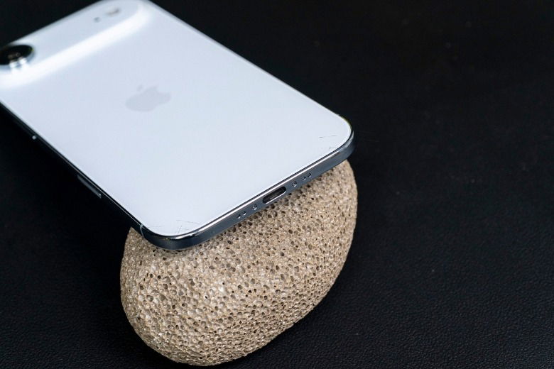 iPhone Air cũ xước cấn vẫn dùng tốt