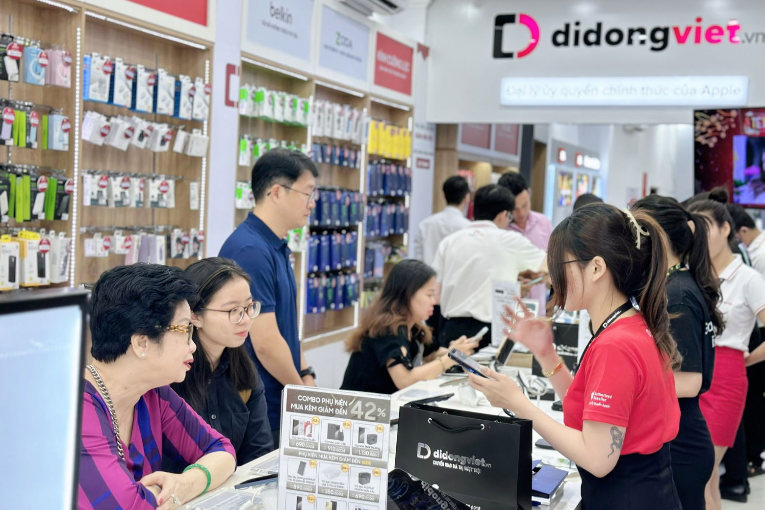 Di Động Việt — Apple Authorized Reseller chính thức tại Việt Nam cung cấp iPad Air M4 13" 512GB WiFi với bảo hành chính hãng