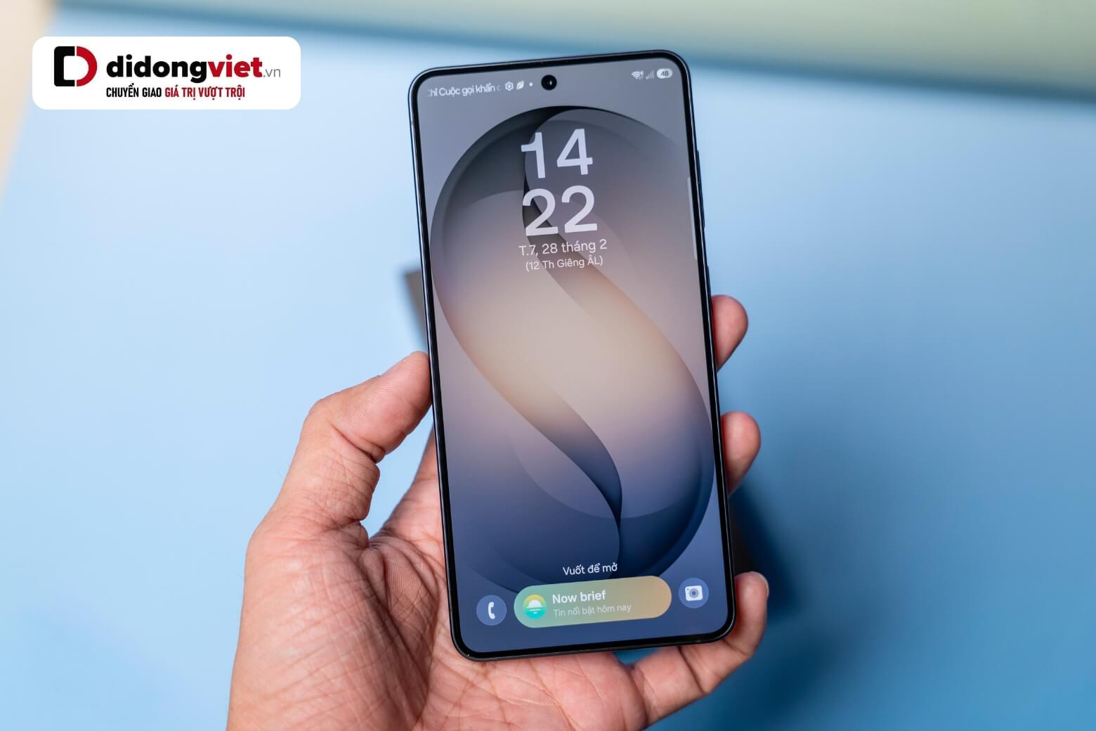 Samsung Galaxy S26 chính thức mở đặt trước từ 26/02/2026 tại Di Động Việt với thiết kế nhỏ gọn và hiệu suất xử lý mạnh mẽ.