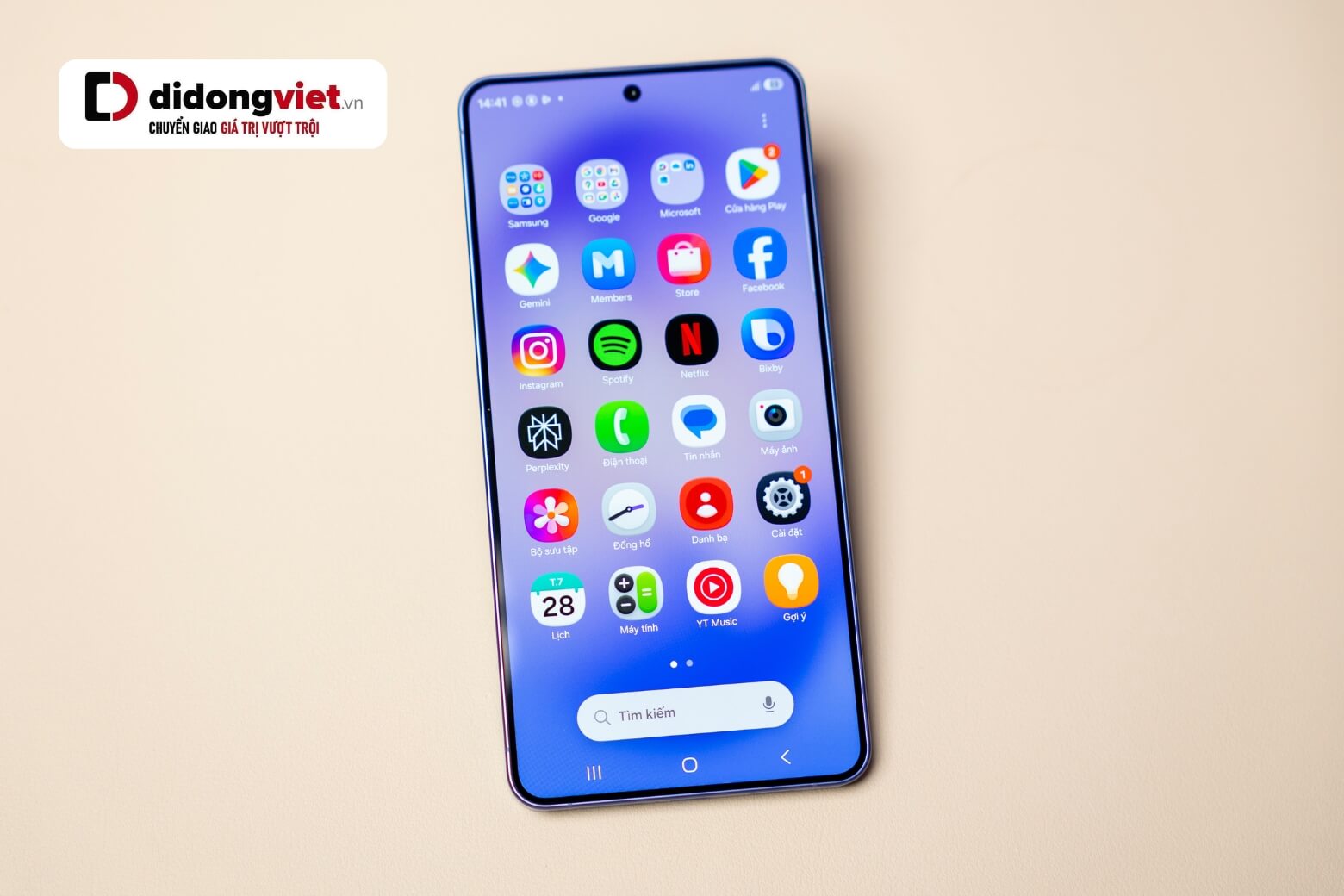 Galaxy S26+ chạy Android 16, One UI 8.5 với Galaxy AI, Now Nudge, Khoanh vùng tìm kiếm, hỗ trợ 5G và Wi-Fi Direct. Galaxy S26+ chạy Android 16, One UI 8.5 với Galaxy AI, Now Nudge, Khoanh vùng tìm kiếm, hỗ trợ 5G và Wi-Fi Direct.